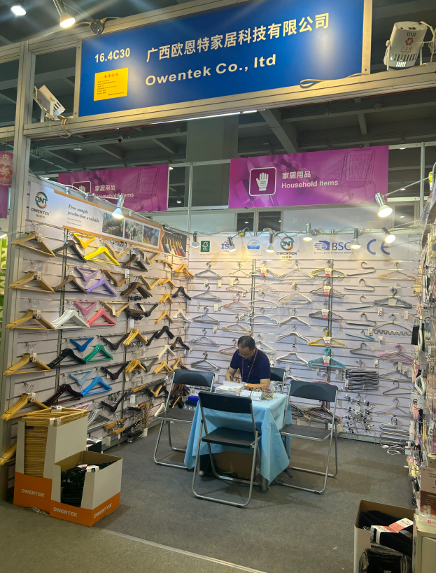 Booth Ready at Canton Fair! Owentek Invites You to Explore High-Quality Hangers