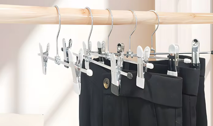 The Ultimate Guide to Metal Hangers: Craftsmanship & Trends