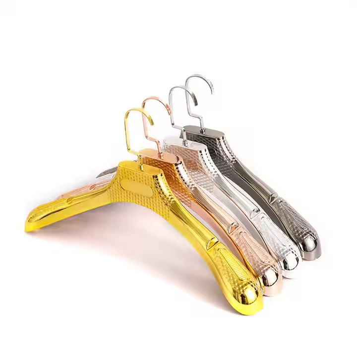  Luxury Plastic Gold Hangers Durable Coat Hanger with Adjustable Chromed Hook for Clothing